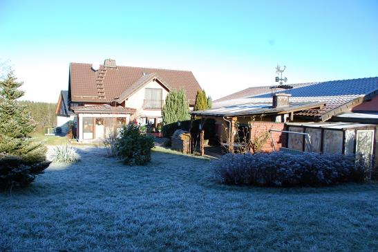 Garten mit einem Grillplatz